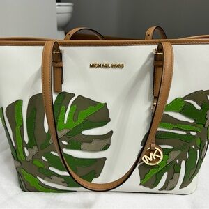 Michael Kors Jet Set Travel Large Tote – Tropical Leaf Appliqué – 18.5” Wide
